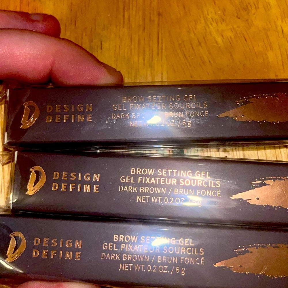 Eyebrow setting gel dark brown